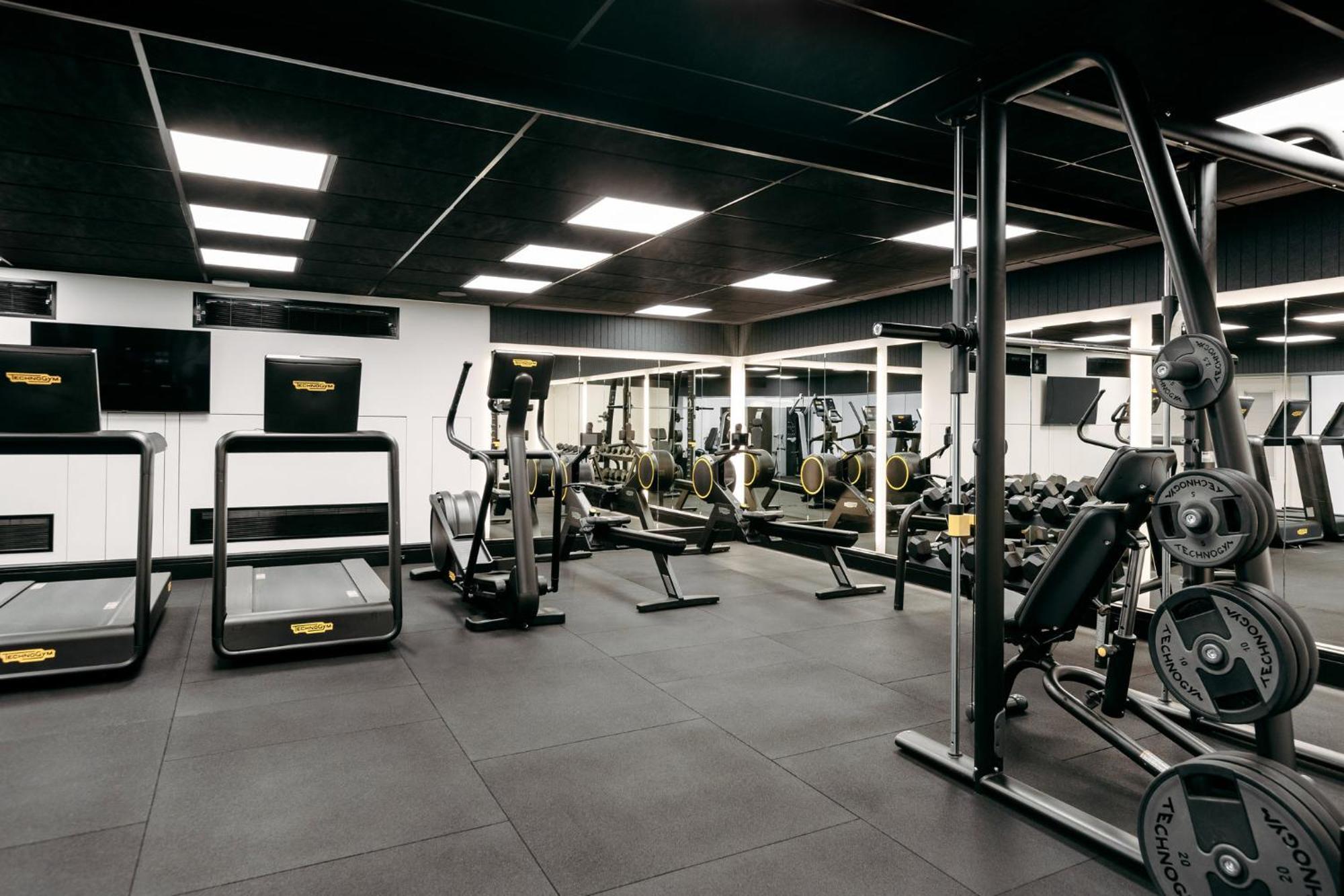 Intercontinental Wellington By Ihg Exterior foto The gym at The Ivy
