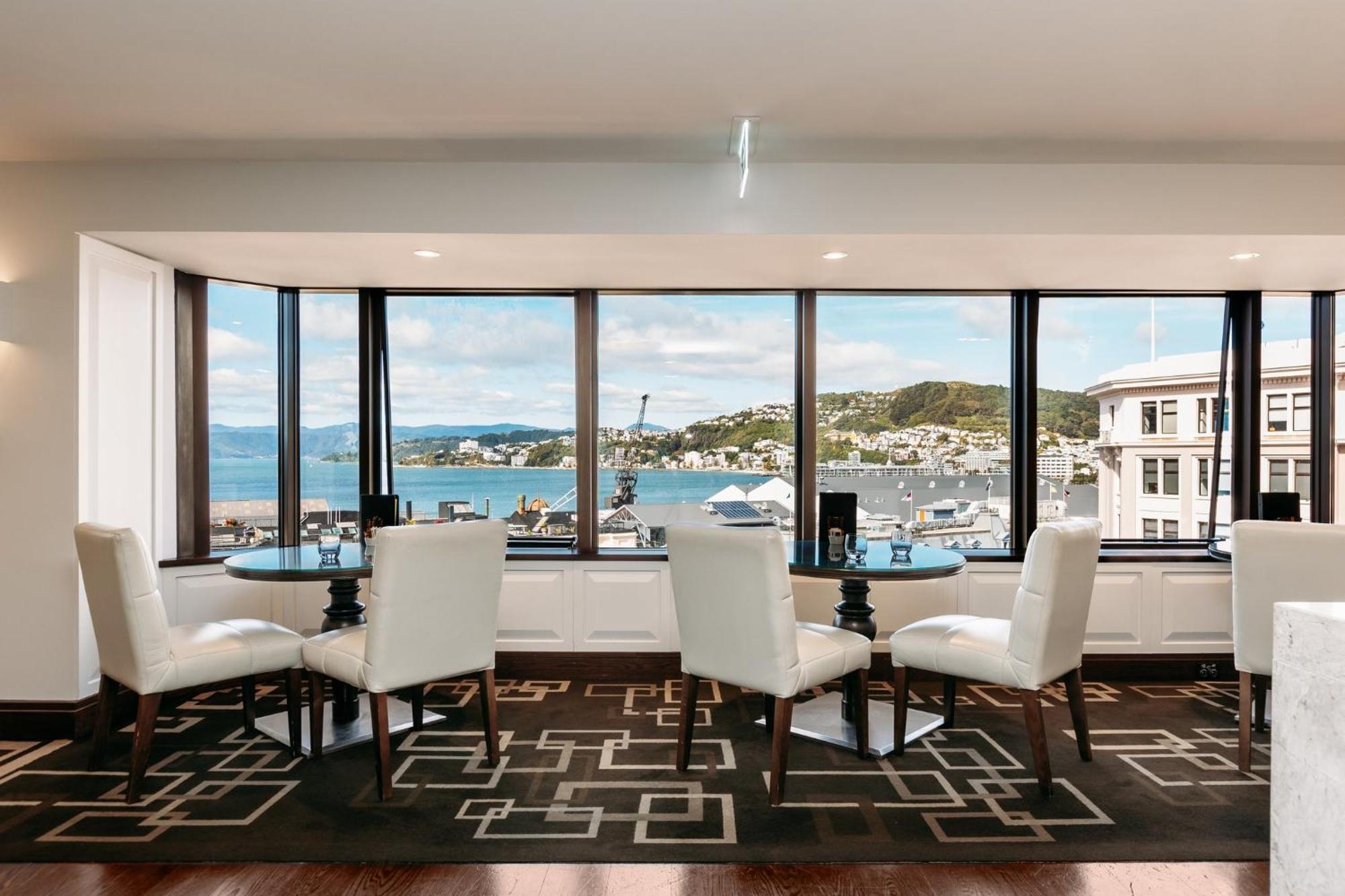 Intercontinental Wellington By Ihg Exterior foto A dining room in a penthouse apartment